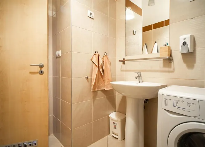 아파트 At Gozsdu Court, 60 Sqm, 2 With 2 Ac, Elevators, Kitchen *